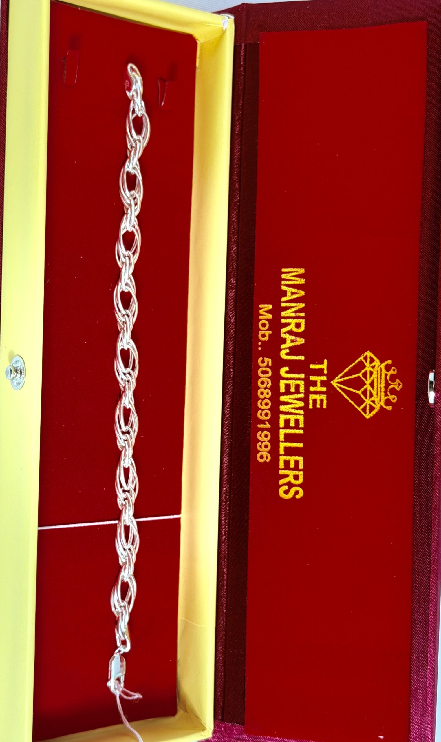 Strong look, lightweight feel – the perfect hollow chain bracelet for men